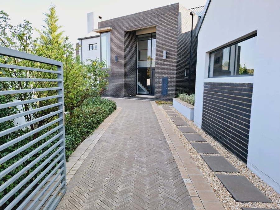 5 Bedroom Property for Sale in Somerton Estate Free State
